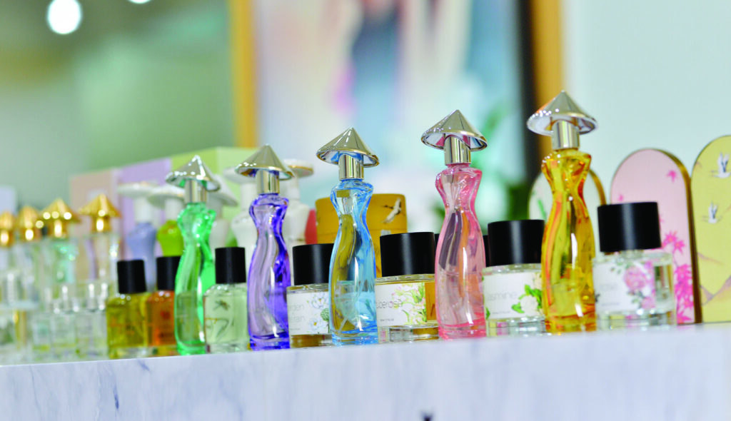 Mass Market Perfume Wholesale: The Ultimate Sourcing Solution for Southeast Asia & Japan 2 COB 9392 scaled e1793071708782
